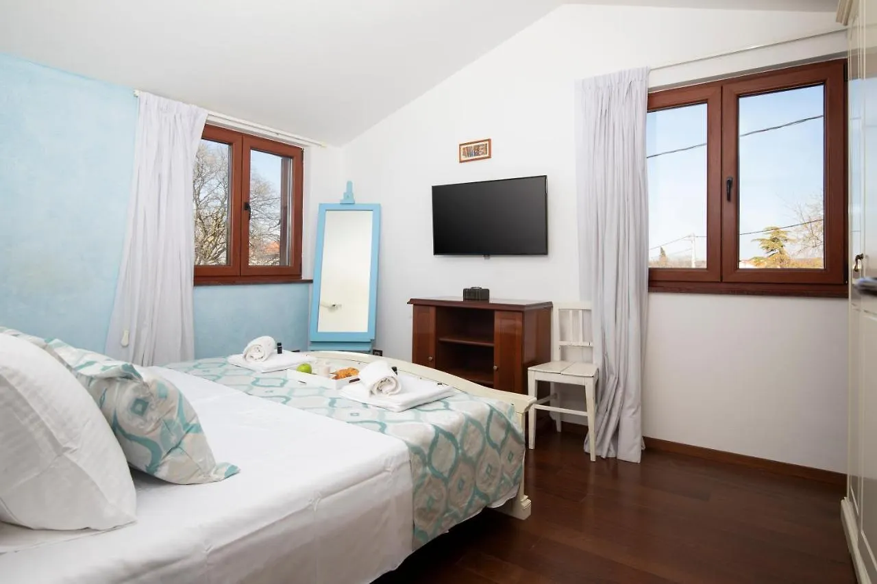 Holiday home Poiai Stonehouse With Jacuzzi Villa Peroj Croatia