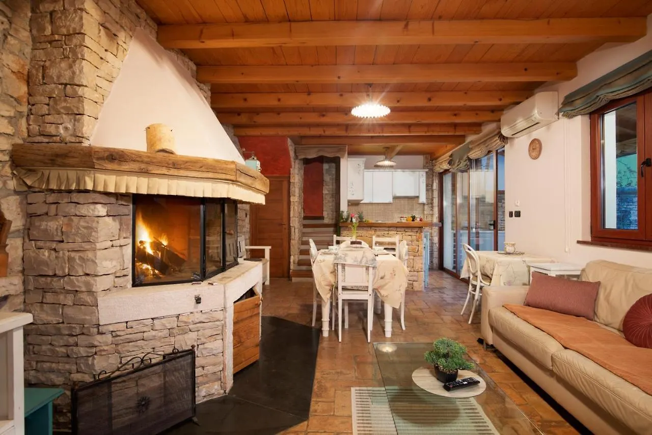 Poiai Stonehouse With Jacuzzi Villa Peroj Holiday home